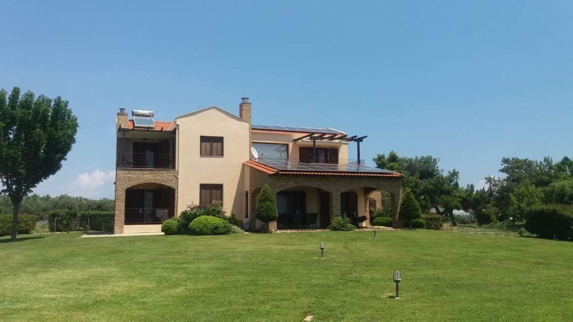 M Varkes Villa Nea Moudania Extérieur photo