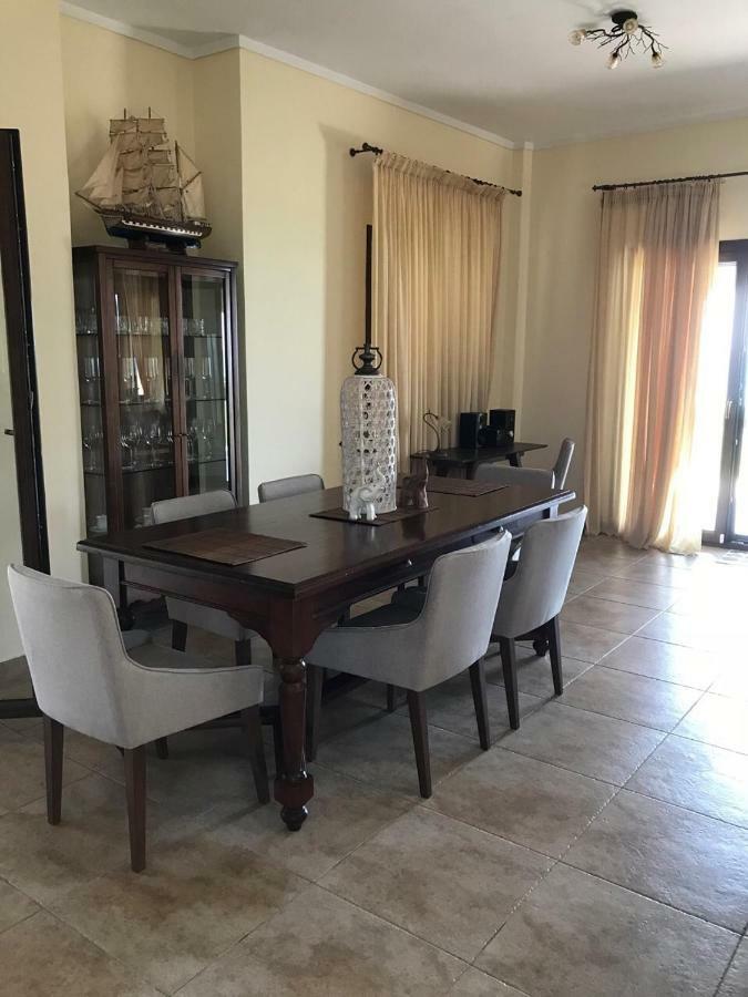 M Varkes Villa Nea Moudania Extérieur photo