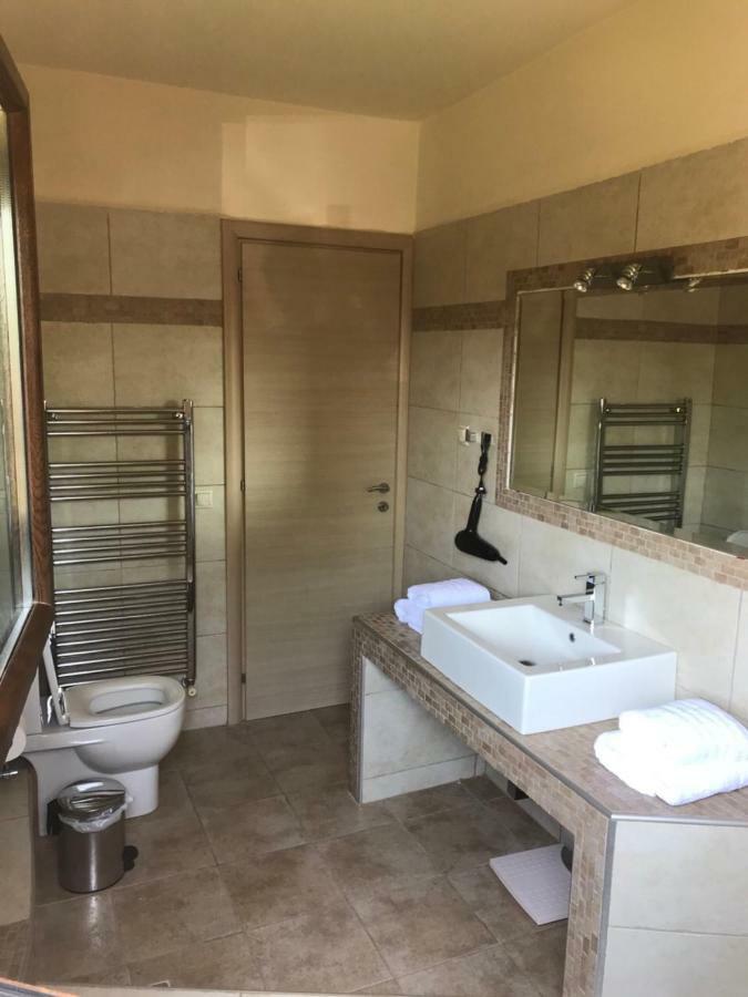 M Varkes Villa Nea Moudania Extérieur photo