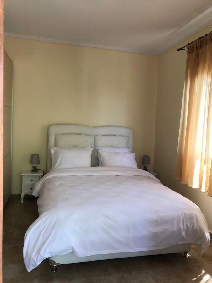 M Varkes Villa Nea Moudania Extérieur photo