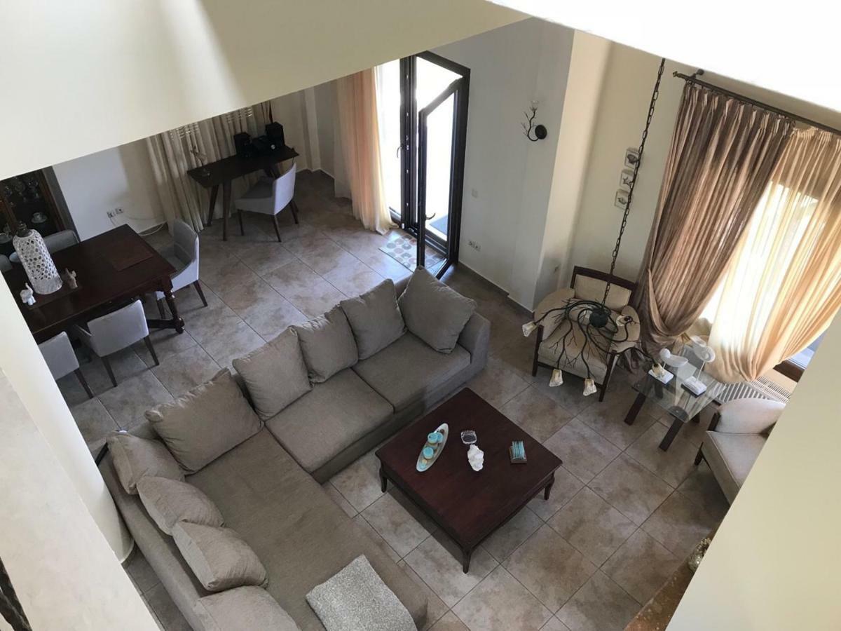 M Varkes Villa Nea Moudania Extérieur photo