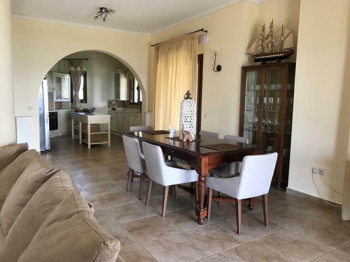 M Varkes Villa Nea Moudania Extérieur photo