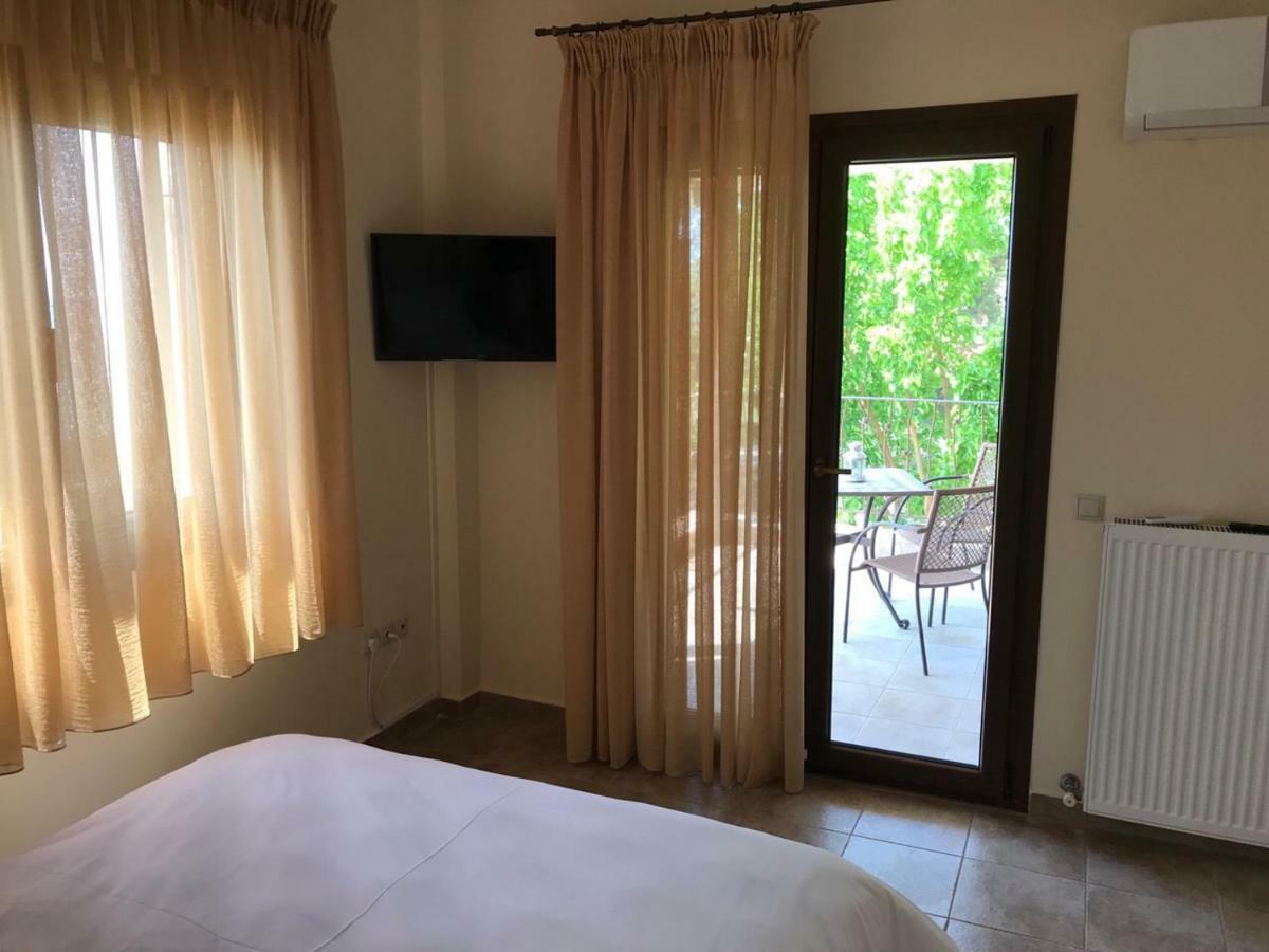 M Varkes Villa Nea Moudania Extérieur photo